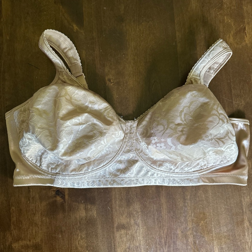 Playtex 18 Hr Hour Bra # 4745 Ultimate Wireless Support Full Coverage 44C Nude